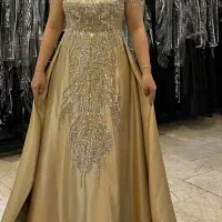 لباس طلایی