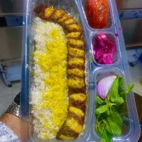 تهیه غذای بیرون بر چلو خونه (عکس بیشتر..