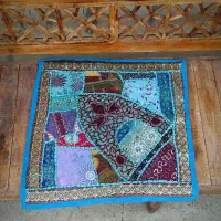 کوسن یا رومیزی سنتی کار دست  کارشده سایز ۶۰ در ۶۰