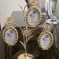 قاب عکس طلایی