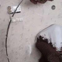 آباژور ایستاده