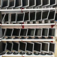 مانیتور دوربین مدار بسته و کامپیوتر