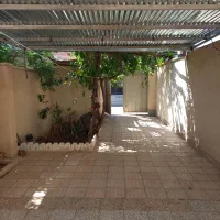 خانه کوچک ۴۰متری با حیاط وظرفیت ۲ ماشین