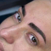 خدمات تخصصی و آموزش میکروبلیدینگ و شیدین در آبادان