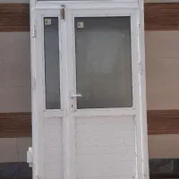 درب الومینیوم به همراه نرده حفاظ