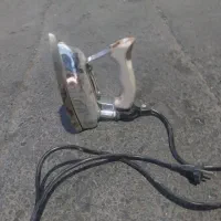 اتوی بسیار سنگین وقدیمی