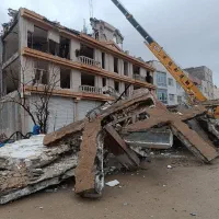 تخریب خاکبرداری.  گود برداری.  سازه نگهبان و..