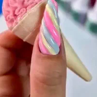 کاشت ناخن بالاکژل ۵۵۰‌ با۱۶ سال سابقه