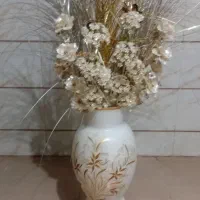 گلدان وگل