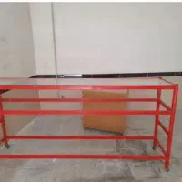 ویترین دو متری