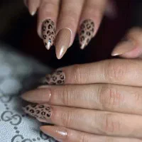کاشت ناخن / ترمیم ناخن