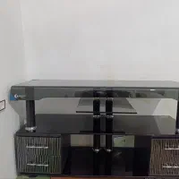 میز و تلویزیون