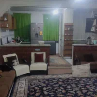 سند دار غرق در نور