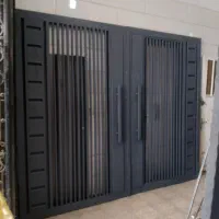 درب حیاط در مدرن نرده
