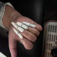 آموزش کاشت ناخن خصوصی و گروهی