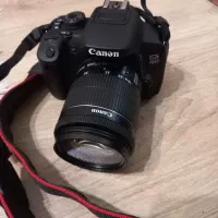 دوربین عکاسی کانن D700