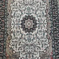 ۳ عدد فرش کوچک ویک  فرش ۱ متری گرد ودو جفت پوشتی