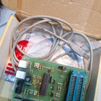 برنامه نویس avr