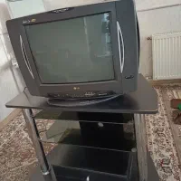 تلویزیون و میز