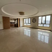 واحد۱۲۰متر/فضای روشن و دل‌باز