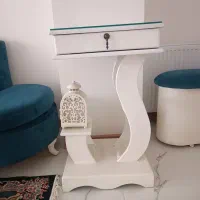 میز تلفن یا کنار سالنی