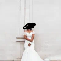 لباس عقد و عروسی پوشیده