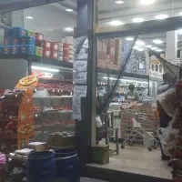 استخدام نیروی کار در فروشگاه مواد غذایی