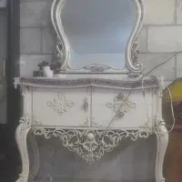 تعدادی وسیله خونه به فروش میرسد.