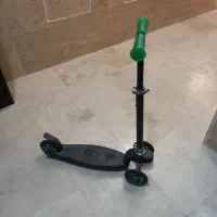 اسکوتر۳چرخ. کاملا سالم با قابلیت ۳سایزی دسته