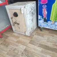 گاو صندوق 200 کیلویی رمز دار