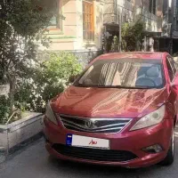 چانگان EADO قرمز