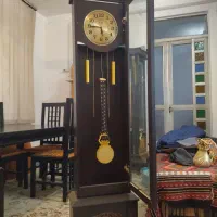 ساعت کمدی . ساعت ایستاده