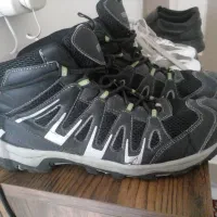 کفش کوهنوردی و طبیعت گردی