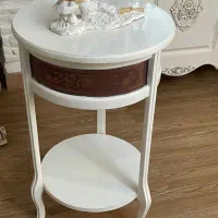 میز چوبی تلفن ودکوری ومجسمه جا دستمال وسطل