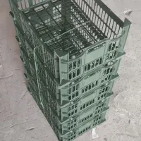 به یک کارگر جهت کار در سبد سازی
