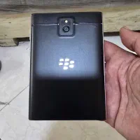 گوشی بلک بری پاسپورت درخشک