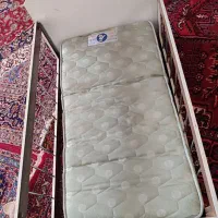 تخت کنار مادر همراه تشک