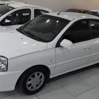 کیا ریو سفید مدل ۸۶ دور رنگ برای زیبایی