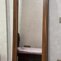 آینه قدی همراه یک کشو