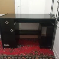 فروش میز کامپیوتر سالم و زیبا .وچراغ عقب دنا.