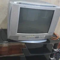 تلفزیون ال جی با میزش
