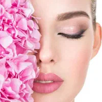 شاگرد سالن زیبایی