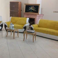 مبل و تلویزیون ومیز تلویزیون و آب میوه گیری و...