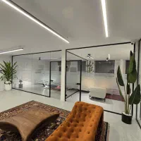 شیشه سکوریت با استیکر مات و سندبلاست