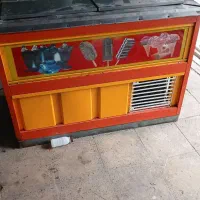 یخچال فریزر صندوقی چهار درب باچند عدد دیگ اجاق