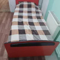 تخت نوجوان، ۲x۹۰، کاملا سالم، به همراه کفی تشک