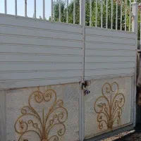 در باغی و گاراژی