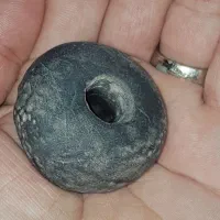 مهره سنگ باستانی و دو سنگ نور گذر ویک  یشم آمپریال