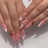 آموزش کاشت ناخن۳ ملیون