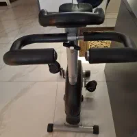دوچرخه ثابت ورزشی